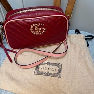 Authentic Gucci Marmont Res Quilted Leather Camera Crossbody with Gold Accents